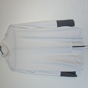 Turtle neck thin sweater